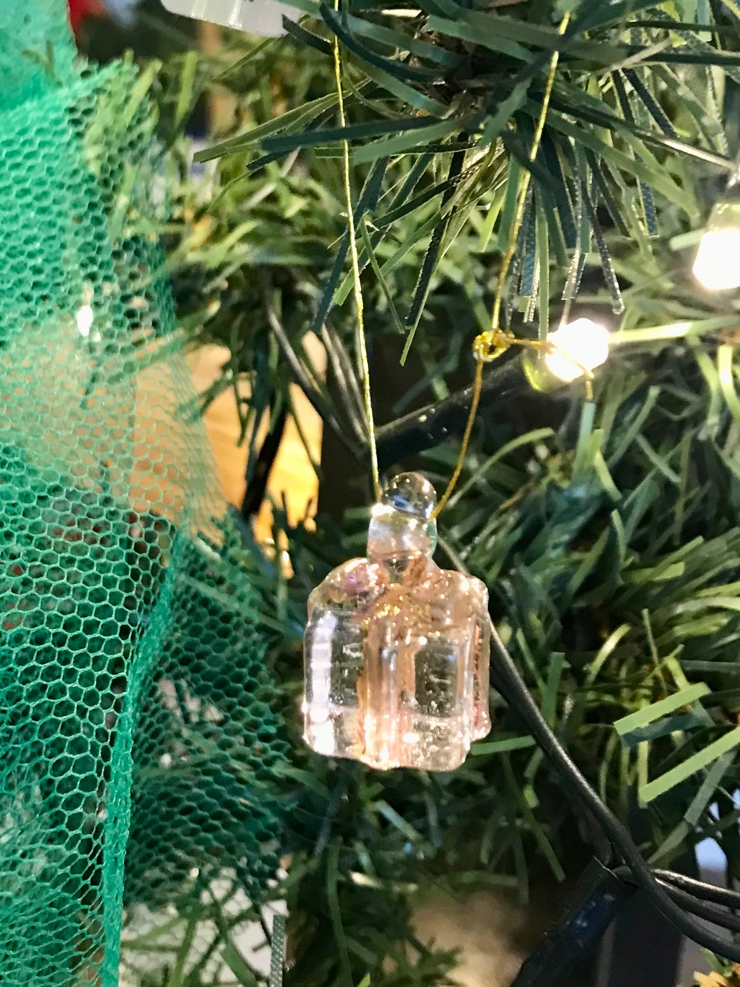 Tiny Glass Present Decoration