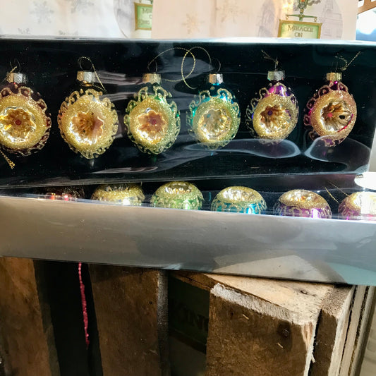 6 x vintage style concave baubles