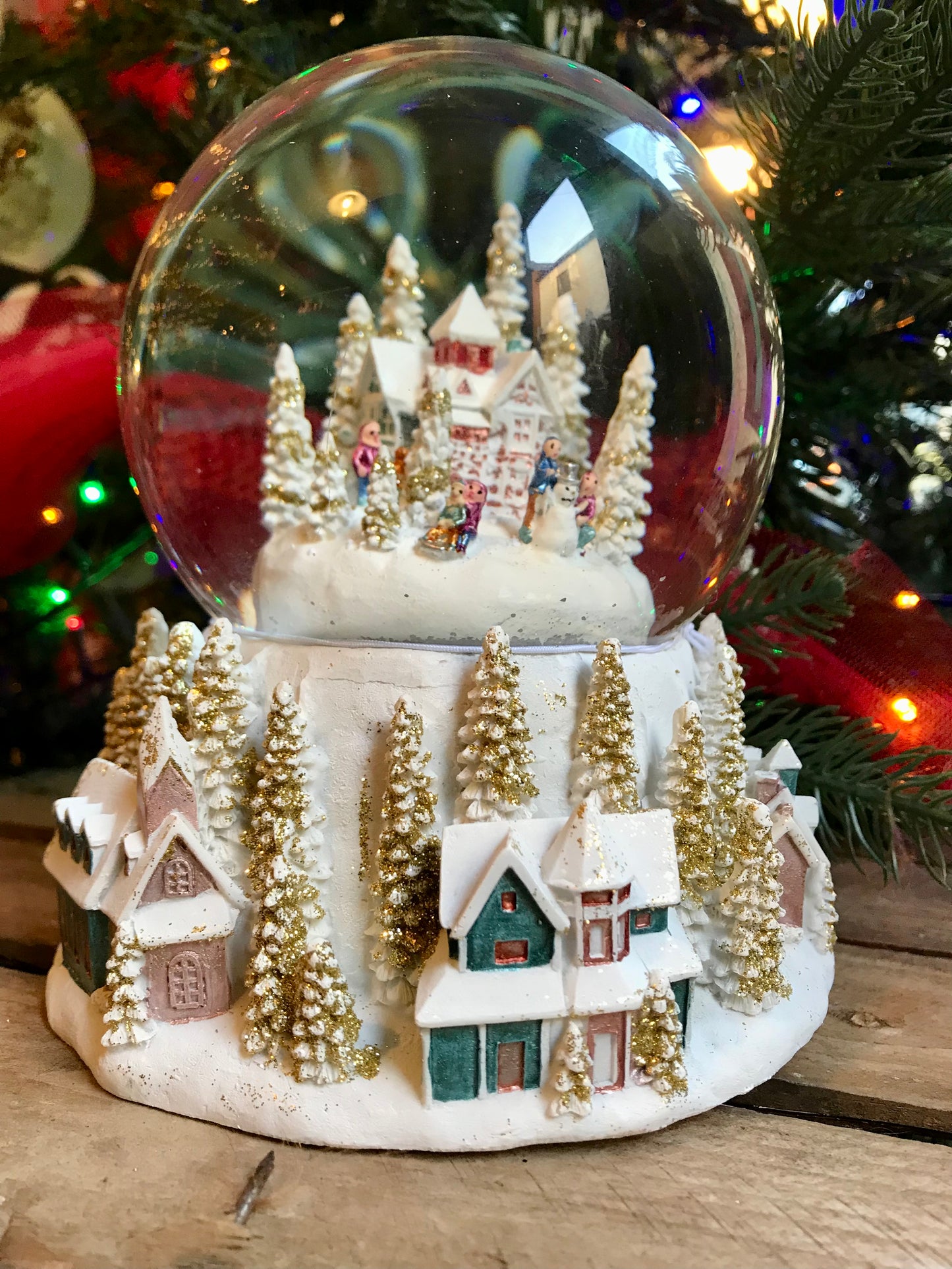 Snowy Townscape Musical Snow globe